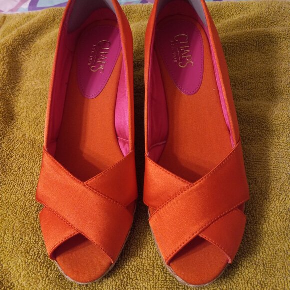 Women shoes - Picture 1 of 3